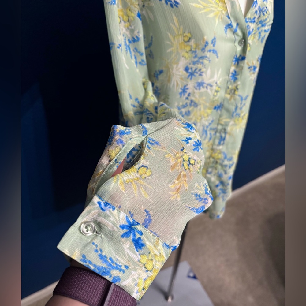 🌼2/$40 🌼KUT from the Kloth NWT Floral Print Chiffon Button-up, Long-sleeve - Picture 7 of 16